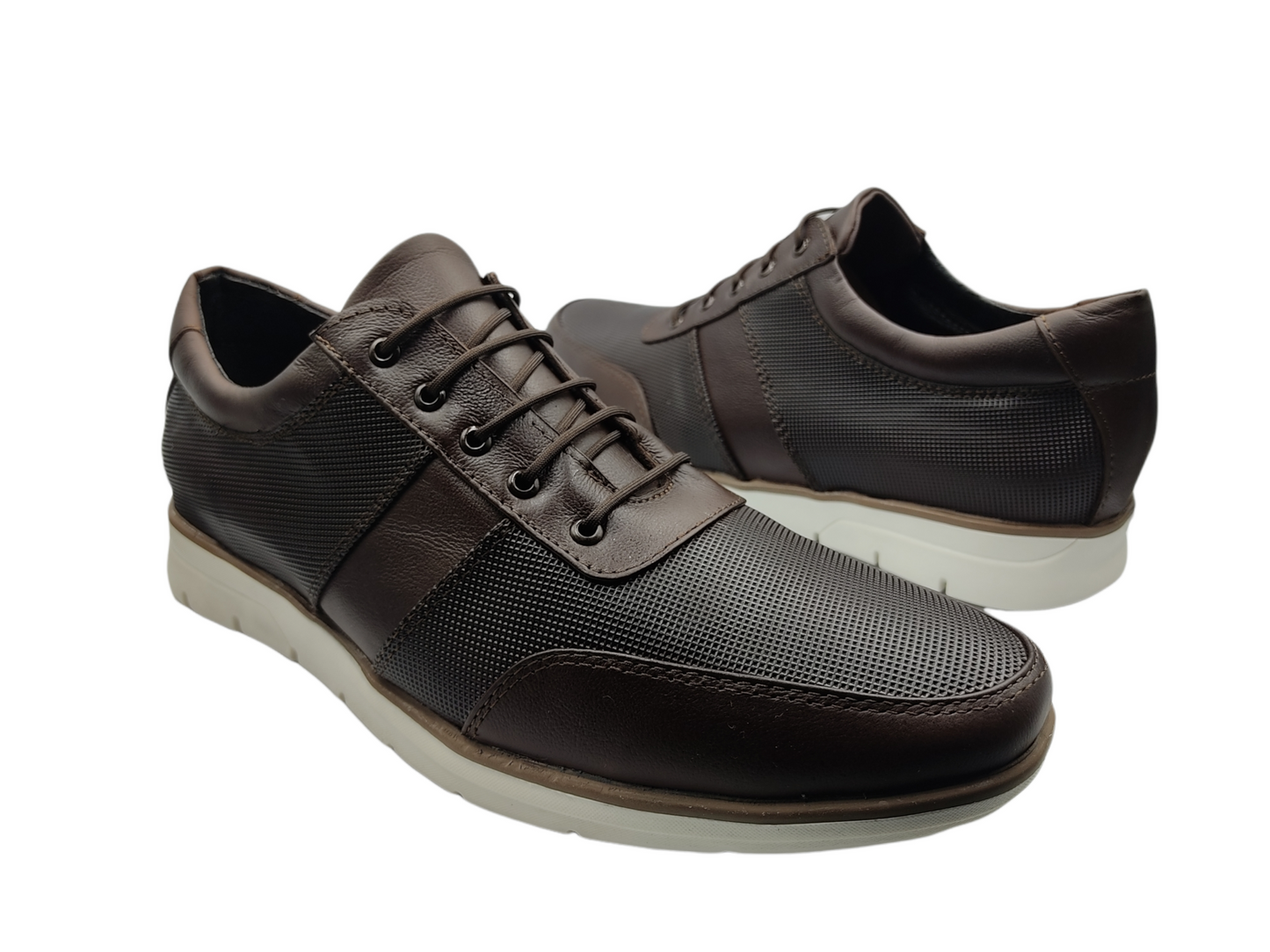 ZAPATO TIPO TENNIS HECHO EN PIEL CON APLICACIONES TEXTILES 052