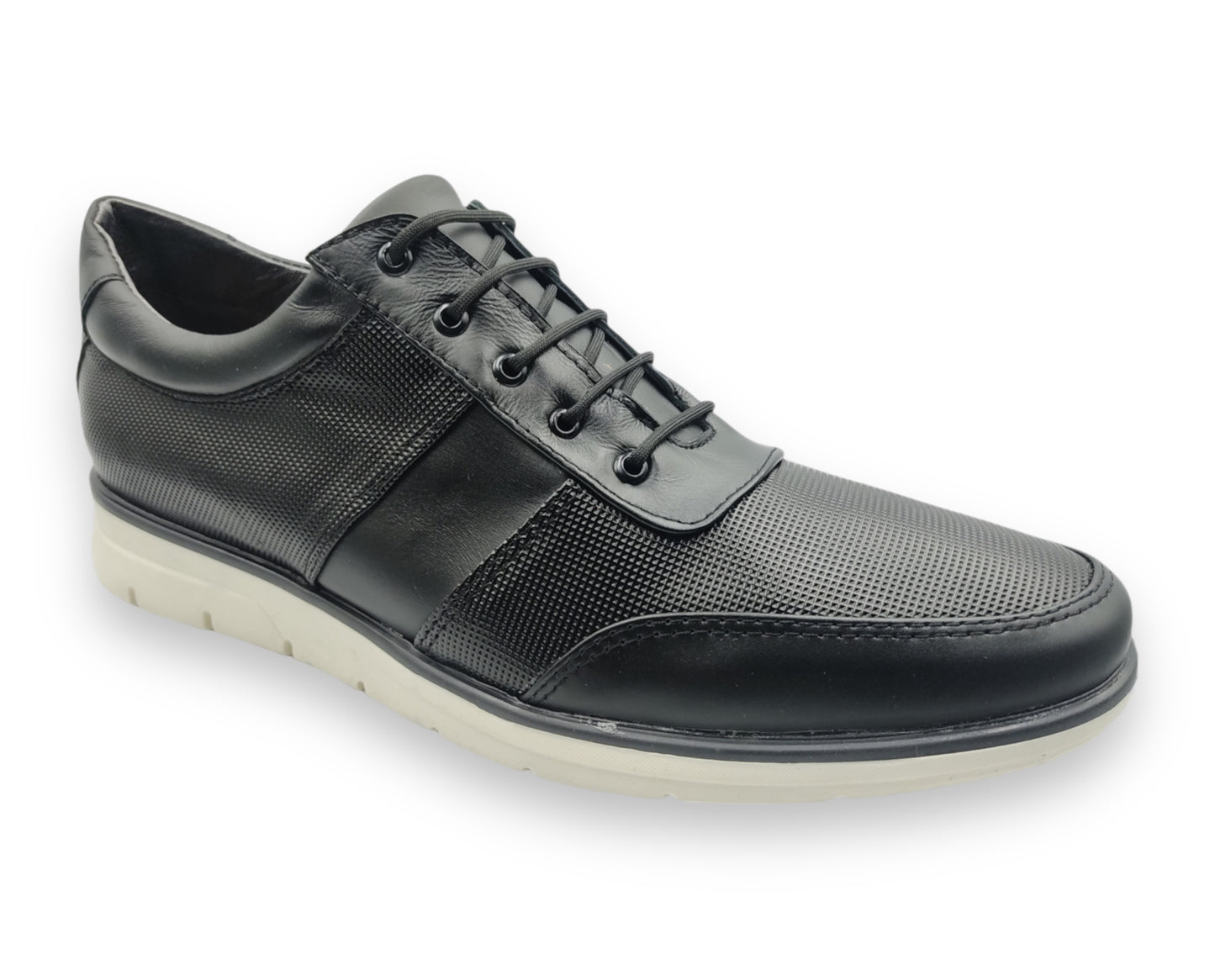 ZAPATO TIPO TENNIS HECHO EN PIEL CON APLICACIONES TEXTILES 052